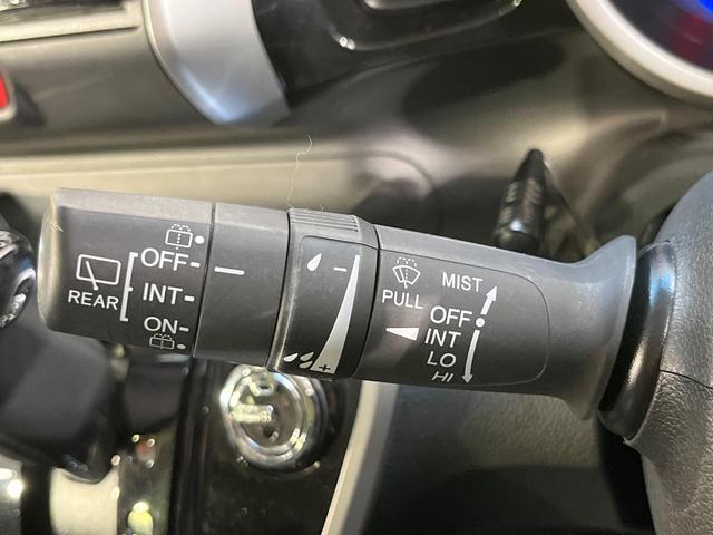 N-BOXカスタム G ターボSSブラックスタイルパッケージ ターボ SDナビ 両側電動スライド クルコン 衝突軽減装置 禁煙車 合皮シート ドラレコ スマートキー HIDヘッド シートヒーター ETC オートライト オートエアコン 純正15インチアルミ(55枚目)