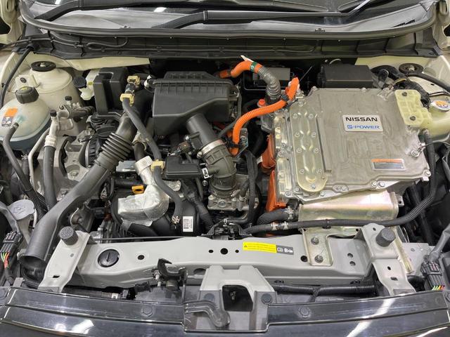 キックス X ツートーンインテリアエディション 純正9型ナビ 全周囲カメラ プロパイロット 禁煙車 2トーンカラー ハーフレザーシート シートヒーター スマートキー LEDヘッド ETC デジタルインナーミラー オートライト オートエアコン(18枚目)