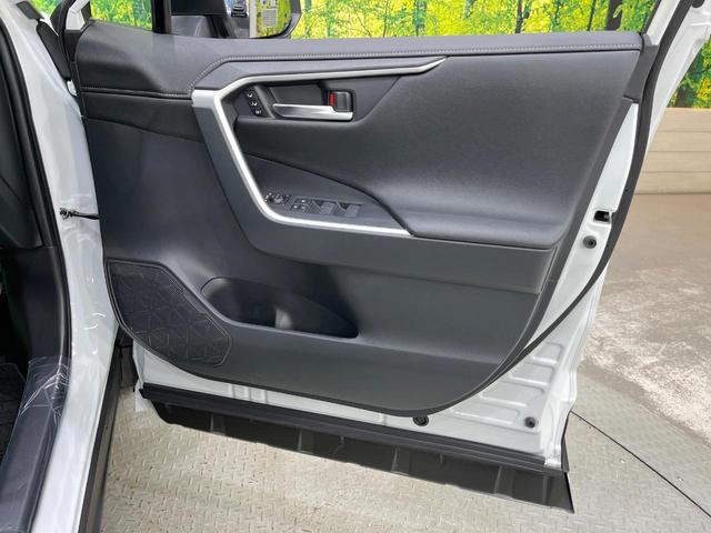 RAV4 ハイブリッドG 純正ディスプレイオーディオ ガラスルーフ フルエアロ バックカメラ レーダークルーズ 禁煙車 電動リアゲート ハーフレザーシート 前席シートエアコン パワーシート ドラレコ コーナーセンサー(61枚目)