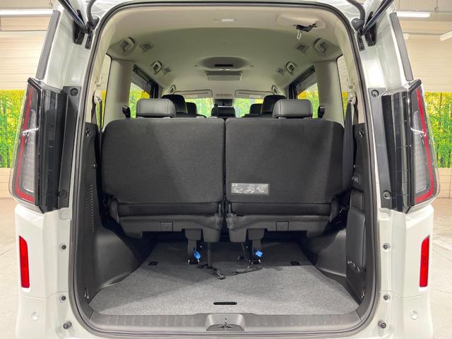 セレナ e-パワー ハイウェイスターV 純正12.3型ナビ 両側電動スライド 後席モニター シートヒーター 衝突軽減装置 プロパイロット 100V電源 LEDヘッド ETC ステアリングヒーター ブラインドスポットモニター デジタルミラー(75枚目)