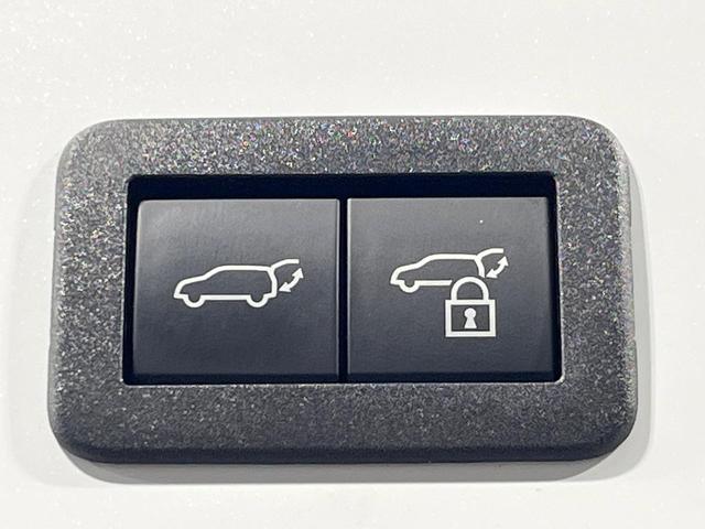 プリウス Z 純正12型ディスプレイオーディオ ガラスルーフ バックカメラ 禁煙車 電動リアゲート ハーフレザーシート 前席シートエアコン パワーシート コーナーセンサー スマートキー LEDヘッド(6枚目)