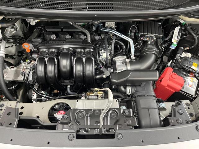 フリード クロスター 登録済未使用車 両側電動ドア 衝突被害軽減システム レーダークルーズ 禁煙車 コーナーセンサー スマートキー LEDヘッド オートハイビーム オートライト オートエアコン 純正15インチアルミ(19枚目)