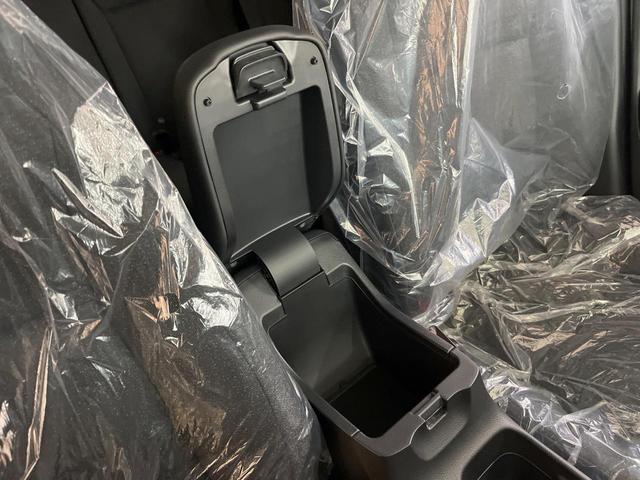 ヴェゼル Ｇ　登録済未使用車　４ＷＤ　衝突軽減装置　ＬＥＤヘッド　アダプティブクルーズ　電動パーキングブレーキ　オートホールド　スマートキー　プッシュスタート　オートエアコン　パドルシフト　オートライト（56枚目）