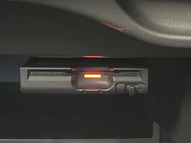 ノート ｅ－パワーニスモ　純正ナビ　全周囲カメラ　衝突軽減装置　禁煙車　コーナーセンサー　スマートキー　ＥＴＣ　デジタルミラー　オートライト　オートエアコン　純正１６インチアルミホイール　Ｂｌｕｅｔｏｏｔｈ　ＣＤ（7枚目）