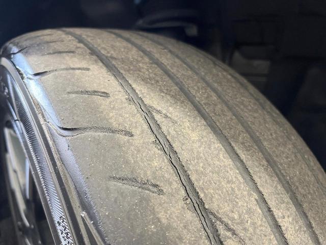 ノート ｅ－パワーニスモ　純正ナビ　全周囲カメラ　衝突軽減装置　禁煙車　コーナーセンサー　スマートキー　ＥＴＣ　デジタルミラー　オートライト　オートエアコン　純正１６インチアルミホイール　Ｂｌｕｅｔｏｏｔｈ　ＣＤ（62枚目）