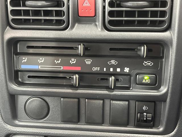NT100クリッパートラック DX 5MT 禁煙車 オーディオ エアコン ヘッドライトレベライザー(4枚目)
