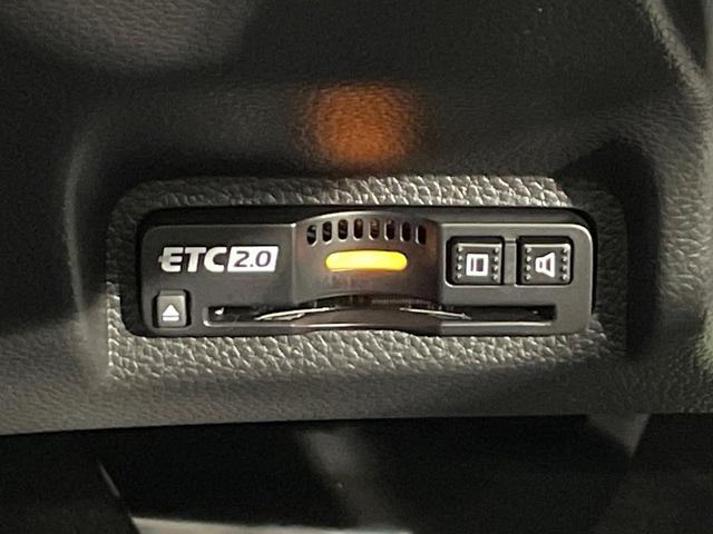 ヴェゼル e:HEV Z 純正9型ナビ 全周囲カメラ ブラインドスポットモニター レーダークルーズ ETC Bluetooth フルセグTV 衝突軽減装置 LEDヘッド 置くだけ充電 パドルシフト 電動リアゲート(5枚目)