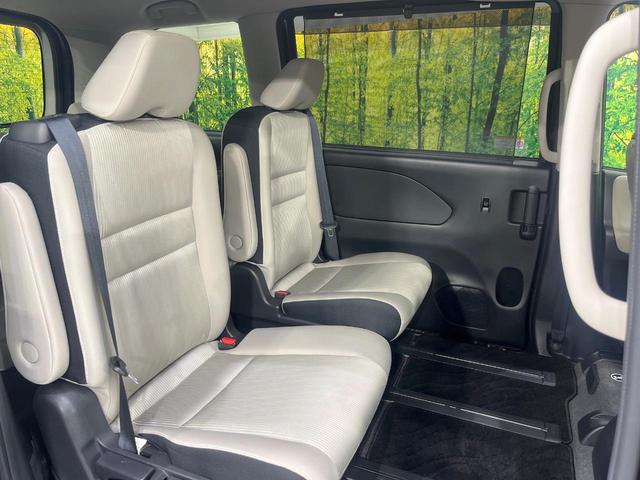 セレナ ｅ－パワー　ハイウェイスターＶ　両側電動ドア　純正１０型ナビ　後席モニター　バックカメラ　衝突軽減　プロパイロット　禁煙車　ドラレコ　コーナーセンサー　スマートキー　ＬＥＤヘッド　ＬＥＤフォグ　ビルトインＥＴＣ　オートハイビーム（9枚目）