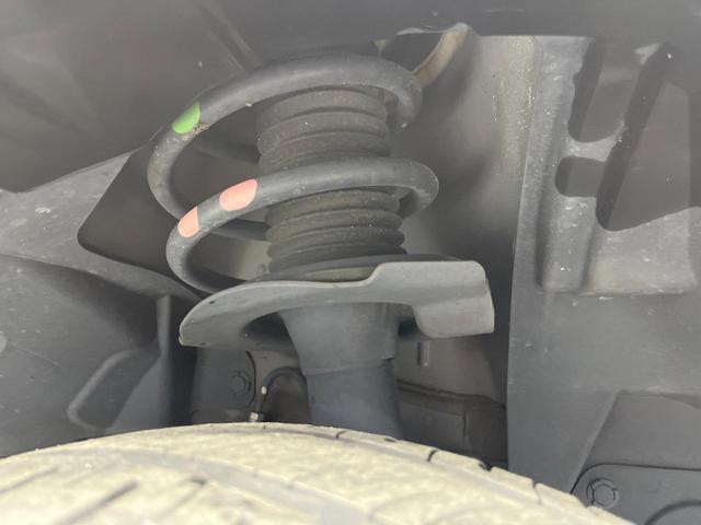 セレナ ｅ－パワー　ハイウェイスターＶ　両側電動ドア　純正１０型ナビ　後席モニター　バックカメラ　衝突軽減　プロパイロット　禁煙車　ドラレコ　コーナーセンサー　スマートキー　ＬＥＤヘッド　ＬＥＤフォグ　ビルトインＥＴＣ　オートハイビーム（20枚目）