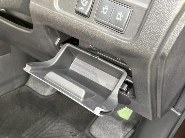 セレナ ｅ－パワー　ハイウェイスターＶ　両側電動ドア　純正１０型ナビ　後席モニター　バックカメラ　衝突軽減　プロパイロット　禁煙車　ドラレコ　コーナーセンサー　スマートキー　ＬＥＤヘッド　ＬＥＤフォグ　ビルトインＥＴＣ　オートハイビーム（43枚目）