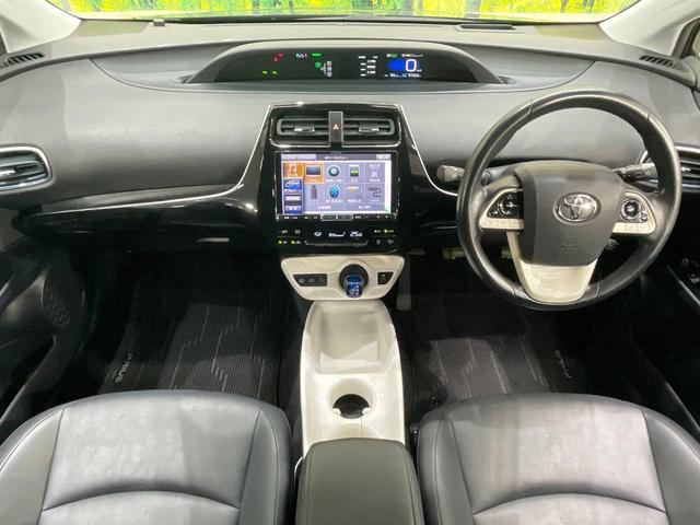 プリウス Ａツーリングセレクション　ＢＩＧＸ９型ナビ　バックカメラ　衝突軽減　レーダークルーズ　禁煙車　ハーフレザーシート　コーナーセンサー　スマートキー　シートヒーター　ＬＥＤヘッド　ビルトインＥＴＣ　オートハイビーム　オートライト（2枚目）