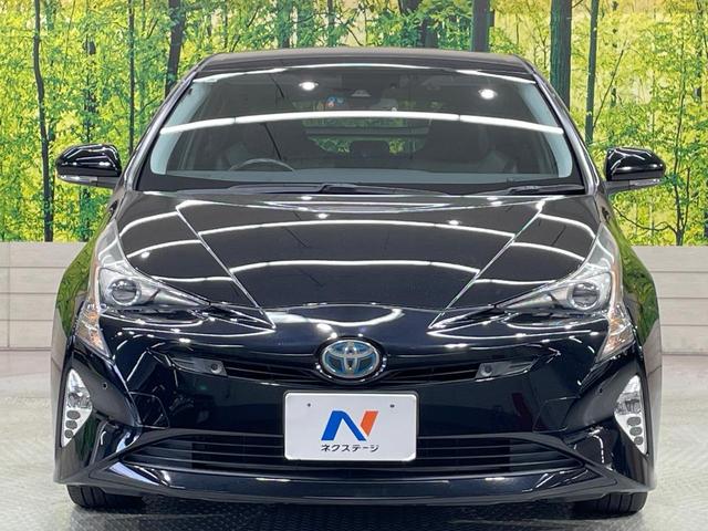 プリウス Ａツーリングセレクション　ＢＩＧＸ９型ナビ　バックカメラ　衝突軽減　レーダークルーズ　禁煙車　ハーフレザーシート　コーナーセンサー　スマートキー　シートヒーター　ＬＥＤヘッド　ビルトインＥＴＣ　オートハイビーム　オートライト（14枚目）