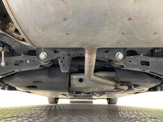 プリウス Ａツーリングセレクション　ＢＩＧＸ９型ナビ　バックカメラ　衝突軽減　レーダークルーズ　禁煙車　ハーフレザーシート　コーナーセンサー　スマートキー　シートヒーター　ＬＥＤヘッド　ビルトインＥＴＣ　オートハイビーム　オートライト（19枚目）