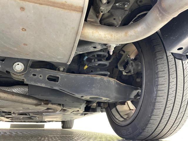 プリウス Ａツーリングセレクション　ＢＩＧＸ９型ナビ　バックカメラ　衝突軽減　レーダークルーズ　禁煙車　ハーフレザーシート　コーナーセンサー　スマートキー　シートヒーター　ＬＥＤヘッド　ビルトインＥＴＣ　オートハイビーム　オートライト（21枚目）