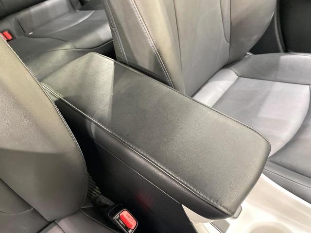 プリウス Ａツーリングセレクション　ＢＩＧＸ９型ナビ　バックカメラ　衝突軽減　レーダークルーズ　禁煙車　ハーフレザーシート　コーナーセンサー　スマートキー　シートヒーター　ＬＥＤヘッド　ビルトインＥＴＣ　オートハイビーム　オートライト（54枚目）