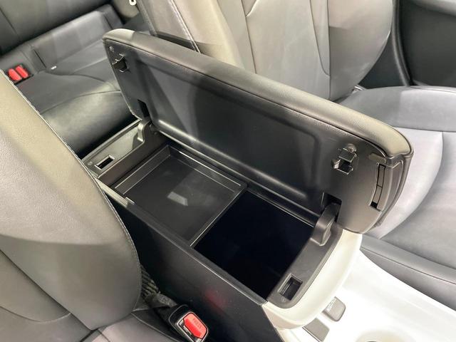 プリウス Ａツーリングセレクション　ＢＩＧＸ９型ナビ　バックカメラ　衝突軽減　レーダークルーズ　禁煙車　ハーフレザーシート　コーナーセンサー　スマートキー　シートヒーター　ＬＥＤヘッド　ビルトインＥＴＣ　オートハイビーム　オートライト（55枚目）