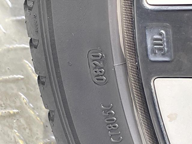 プリウス Ａツーリングセレクション　ＢＩＧＸ９型ナビ　バックカメラ　衝突軽減　レーダークルーズ　禁煙車　ハーフレザーシート　コーナーセンサー　スマートキー　シートヒーター　ＬＥＤヘッド　ビルトインＥＴＣ　オートハイビーム　オートライト（62枚目）