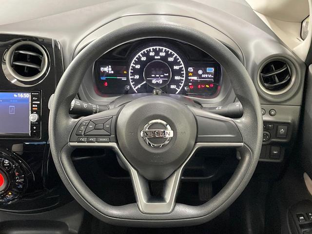 ノート e-パワー X 純正ナビ 衝突被害軽減システム 禁煙車 スマートキー LEDヘッド オートライト オートエアコン 純正14インチアルミ Bluetooth CD DVD再生 フルセグ(11枚目)