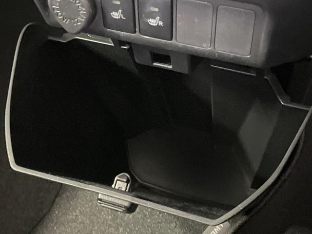 ルーミー カスタムＧ－Ｔ　純正９型ＤＡ　ターボ　両側電動ドア　全周囲カメラ　衝突被害軽減システム　レーダークルーズ　禁煙車　スマートキー　ＬＥＤヘッド　ビルトインＥＴＣ　オートハイビーム　車線逸脱警報　オートライト（42枚目）