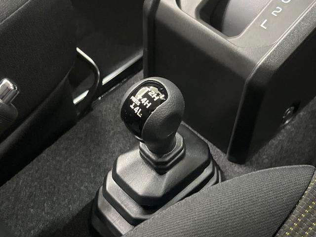 ジムニー ＸＣ　届出済未使用車　衝突軽減装置　クルーズコントロール　ＬＥＤヘッド　オートエアコン　スマートキー　プッシュスタート　純正１６インチアルミホイール　オートライト　アイドリングストップ　電動格納ドアミラー（25枚目）