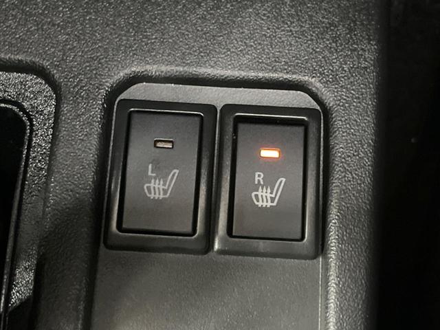 ジムニー ＸＣ　４ＷＤ　ターボ　届出済未使用車　衝突被害軽減システム　コーナーセンサー　スマートキー　ＬＥＤヘッド　クルコン　オートハイビーム　車線逸脱警報　オートライト　オートエアコン　純正１５インチアルミ（3枚目）