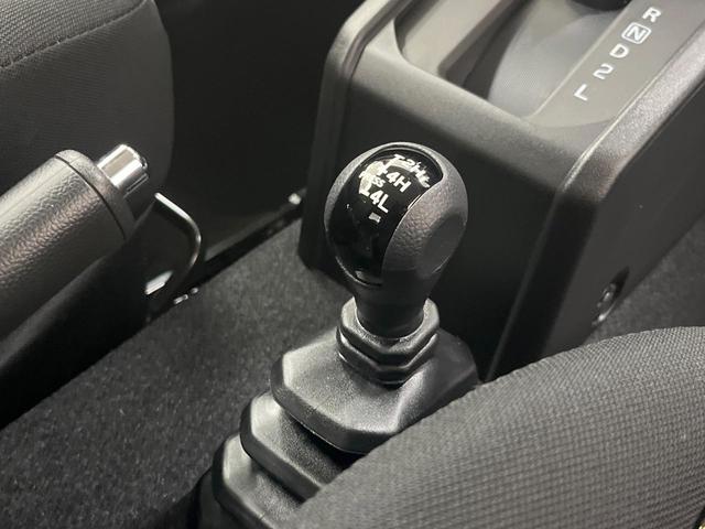 ジムニー ＸＣ　４ＷＤ　ターボ　届出済未使用車　衝突被害軽減システム　コーナーセンサー　スマートキー　ＬＥＤヘッド　クルコン　オートハイビーム　車線逸脱警報　オートライト　オートエアコン　純正１５インチアルミ（30枚目）