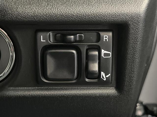 ジムニー ＸＣ　４ＷＤ　ターボ　届出済未使用車　衝突被害軽減システム　コーナーセンサー　スマートキー　ＬＥＤヘッド　クルコン　オートハイビーム　車線逸脱警報　オートライト　オートエアコン　純正１５インチアルミ（32枚目）