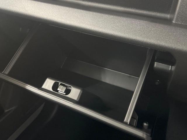 ジムニー ＸＣ　４ＷＤ　ターボ　届出済未使用車　衝突被害軽減システム　コーナーセンサー　スマートキー　ＬＥＤヘッド　クルコン　オートハイビーム　車線逸脱警報　オートライト　オートエアコン　純正１５インチアルミ（33枚目）