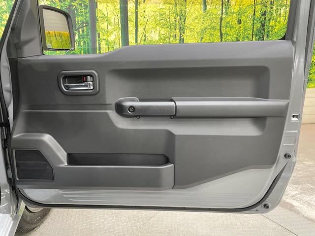 ジムニー ＸＣ　４ＷＤ　ターボ　届出済未使用車　衝突被害軽減システム　コーナーセンサー　スマートキー　ＬＥＤヘッド　クルコン　オートハイビーム　車線逸脱警報　オートライト　オートエアコン　純正１５インチアルミ（35枚目）