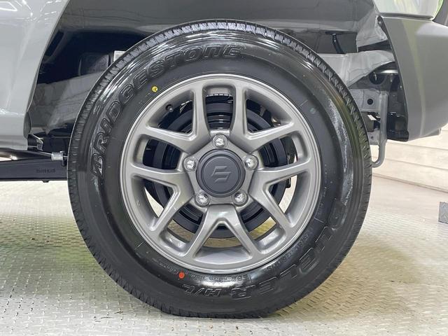 ジムニー ＸＣ　４ＷＤ　ターボ　届出済未使用車　衝突被害軽減システム　コーナーセンサー　スマートキー　ＬＥＤヘッド　クルコン　オートハイビーム　車線逸脱警報　オートライト　オートエアコン　純正１５インチアルミ（43枚目）