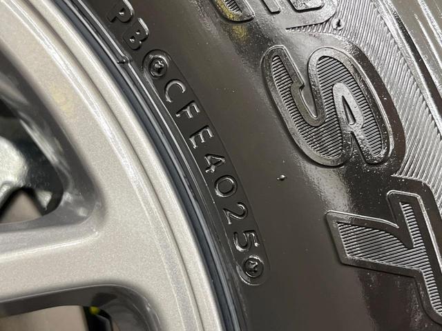 ジムニー ＸＣ　４ＷＤ　ターボ　届出済未使用車　衝突被害軽減システム　コーナーセンサー　スマートキー　ＬＥＤヘッド　クルコン　オートハイビーム　車線逸脱警報　オートライト　オートエアコン　純正１５インチアルミ（45枚目）