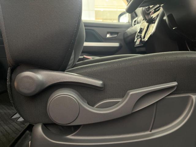 ルーミー カスタムG 純正ディスプレイオーディオ 両側電動ドア 全周囲カメラ 衝突被害軽減システム 禁煙車 コーナーセンサー スマートキー LEDヘッド オートハイビーム オートライト オートエアコン 純正15インチアルミ(34枚目)