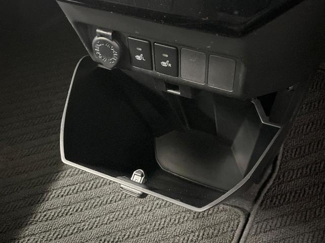 ルーミー カスタムG 純正ディスプレイオーディオ 両側電動ドア 全周囲カメラ 衝突被害軽減システム 禁煙車 コーナーセンサー スマートキー LEDヘッド オートハイビーム オートライト オートエアコン 純正15インチアルミ(41枚目)