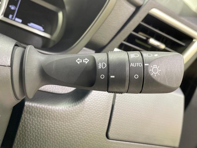 ルーミー カスタムG 純正ディスプレイオーディオ 両側電動ドア 全周囲カメラ 衝突被害軽減システム 禁煙車 コーナーセンサー スマートキー LEDヘッド オートハイビーム オートライト オートエアコン 純正15インチアルミ(64枚目)