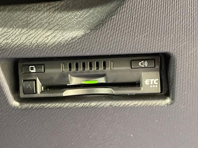 【ＥＴＣ】高速道路の料金所をストレスなく通過！話題のスポットやサービスエリアに多い「スマートＩＣ」利用時は必須のアイテムです。当店でセットアップを実施、ご納車当日からすぐにご利用いただけます！