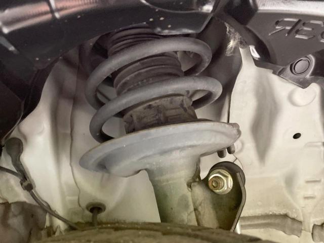 お車を安心してお乗りいただく為には、足回りの定期点検が欠かせません。サービスサポート（有償保証）では無料点検もご提供しており、安心のカーライフをお過ごしいただけるサポート体制が整っています。