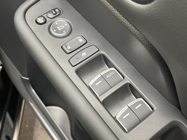 ステップワゴン e:HEVスパーダ 純正11.4型ナビ Bカメ 登録済未使用車 両側電動ドア レーダークルーズ 電動リアゲート コーナーセンサー スマートキー LEDヘッド オートハイビーム 車線逸脱警報(29枚目)