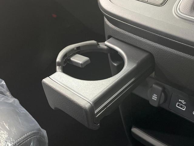 ステップワゴン e:HEVスパーダ 純正11.4型ナビ Bカメ 登録済未使用車 両側電動ドア レーダークルーズ 電動リアゲート コーナーセンサー スマートキー LEDヘッド オートハイビーム 車線逸脱警報(39枚目)