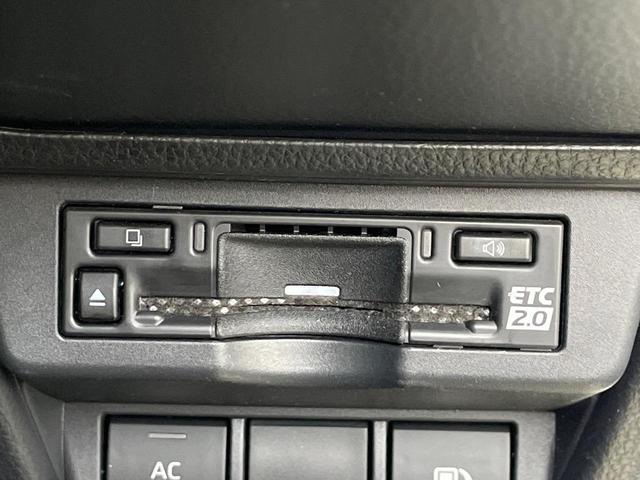 プリウス Ｘ　純正８型ディスプレイ　衝突軽減装置　ブラインドスポットモニター　レーダークルーズ　ＬＥＤヘッド　バックカメラ　ＥＴＣ　ドラレコ　Ｂｌｕｅｔｏｏｔｈ　オートエアコン　スマートキー　プッシュスタート（6枚目）