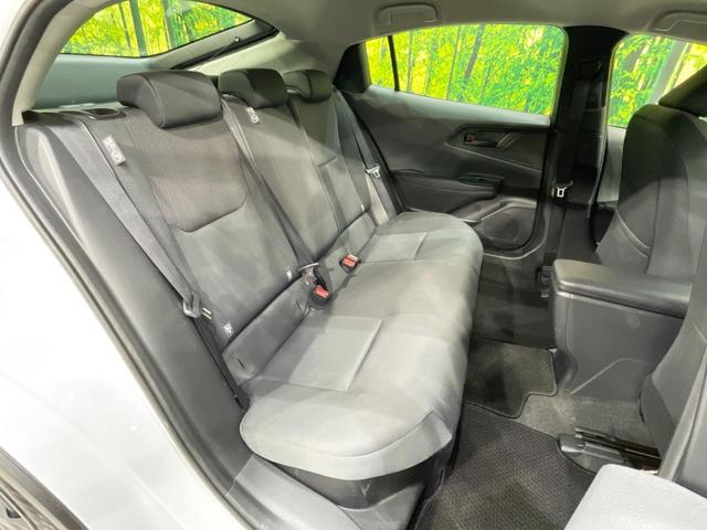 プリウス Ｘ　純正８型ディスプレイ　衝突軽減装置　ブラインドスポットモニター　レーダークルーズ　ＬＥＤヘッド　バックカメラ　ＥＴＣ　ドラレコ　Ｂｌｕｅｔｏｏｔｈ　オートエアコン　スマートキー　プッシュスタート（9枚目）