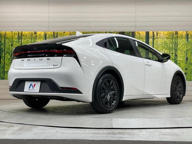 プリウス Ｘ　純正８型ディスプレイ　衝突軽減装置　ブラインドスポットモニター　レーダークルーズ　ＬＥＤヘッド　バックカメラ　ＥＴＣ　ドラレコ　Ｂｌｕｅｔｏｏｔｈ　オートエアコン　スマートキー　プッシュスタート（17枚目）