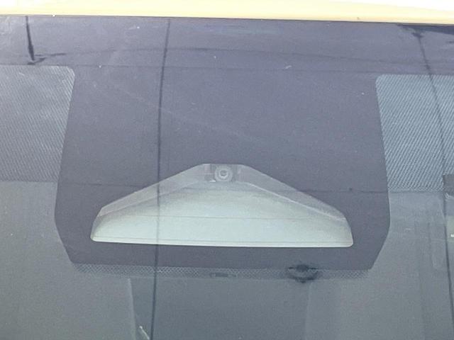 プリウス Ｘ　純正８型ディスプレイ　衝突軽減装置　ブラインドスポットモニター　レーダークルーズ　ＬＥＤヘッド　バックカメラ　ＥＴＣ　ドラレコ　Ｂｌｕｅｔｏｏｔｈ　オートエアコン　スマートキー　プッシュスタート（30枚目）