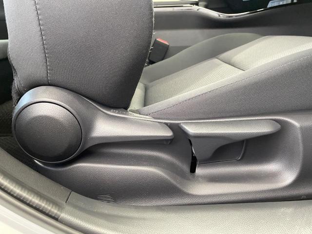 プリウス Ｘ　純正８型ディスプレイ　衝突軽減装置　ブラインドスポットモニター　レーダークルーズ　ＬＥＤヘッド　バックカメラ　ＥＴＣ　ドラレコ　Ｂｌｕｅｔｏｏｔｈ　オートエアコン　スマートキー　プッシュスタート（34枚目）