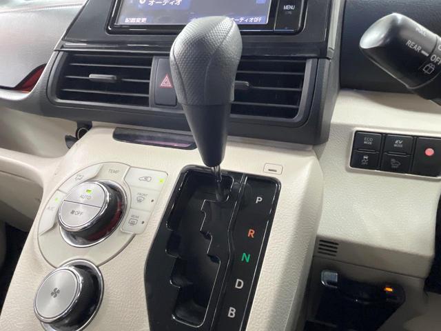 シエンタ ハイブリッドＸ　純正ナビ　衝突軽減装置　電動スライド　シートヒーター　バックカメラ　Ｂｌｕｅｔｏｏｔｈ　ＥＴＣ　ドラレコ　オートエアコン　キーレスエントリー　電動格納ドアミラー　ヘッドライトレベライザー（24枚目）