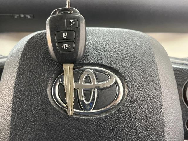 シエンタ ハイブリッドＸ　純正ナビ　衝突軽減装置　電動スライド　シートヒーター　バックカメラ　Ｂｌｕｅｔｏｏｔｈ　ＥＴＣ　ドラレコ　オートエアコン　キーレスエントリー　電動格納ドアミラー　ヘッドライトレベライザー（35枚目）