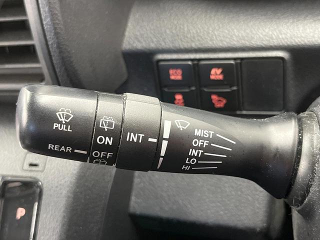 シエンタ ハイブリッドＧ　純正ナビ　両側電動スライドドア　衝突軽減装置　ＬＥＤヘッド　ＥＴＣ　Ｂｌｕｅｔｏｏｔｈ　バックカメラ　スマートキー　プッシュスタート　オートエアコン　電動格納ドアミラー　シートリフター（27枚目）