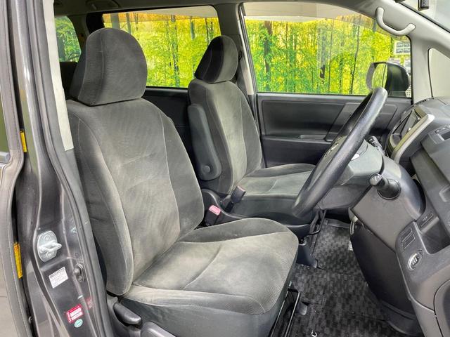 ヴォクシー Ｘ　Ｌエディション　純正ナビ　両側電動スライド　バックカメラ　禁煙車　ドラレコ　スマートキー　ＨＩＤヘッドライト　ビルトインＥＴＣ　オートライト　オートエアコン　Ｂｌｕｅｔｏｏｔｈ　フルセグＴＶ　電動格納ミラー（8枚目）