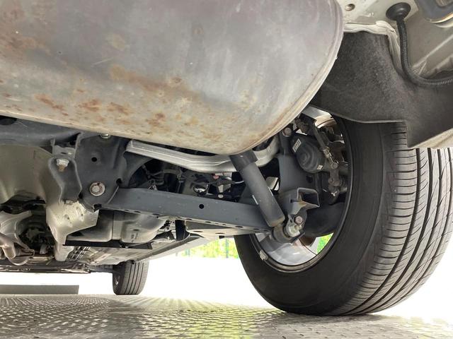 お車を安心してお乗りいただく為には、足回りの定期点検が欠かせません。サービスサポート（有償保証）では無料点検もご提供しており、安心のカーライフをお過ごしいただけるサポート体制が整っています。