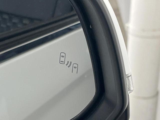 ヴォクシー Ｓ－Ｚ　純正１０．５型ナビ　全周囲カメラ　快適利便パッケージＨｉｇｈ　フリップダウンモニター　ユニバーサルステップ　ＢＳＭ　両側電動スライド　ＥＴＣ　　シートヒーター　ＬＥＤヘッドライト　ＬＥＤフォグランプ（6枚目）