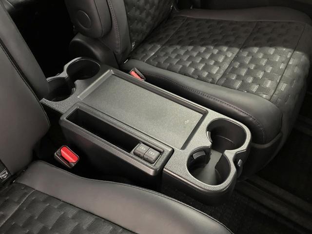 ヴォクシー Ｓ－Ｚ　純正１０．５型ナビ　全周囲カメラ　快適利便パッケージＨｉｇｈ　フリップダウンモニター　ユニバーサルステップ　ＢＳＭ　両側電動スライド　ＥＴＣ　　シートヒーター　ＬＥＤヘッドライト　ＬＥＤフォグランプ（35枚目）